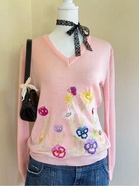 Vintage 70s fairy cottagecore coquette granny pink embroidered floral sweater M